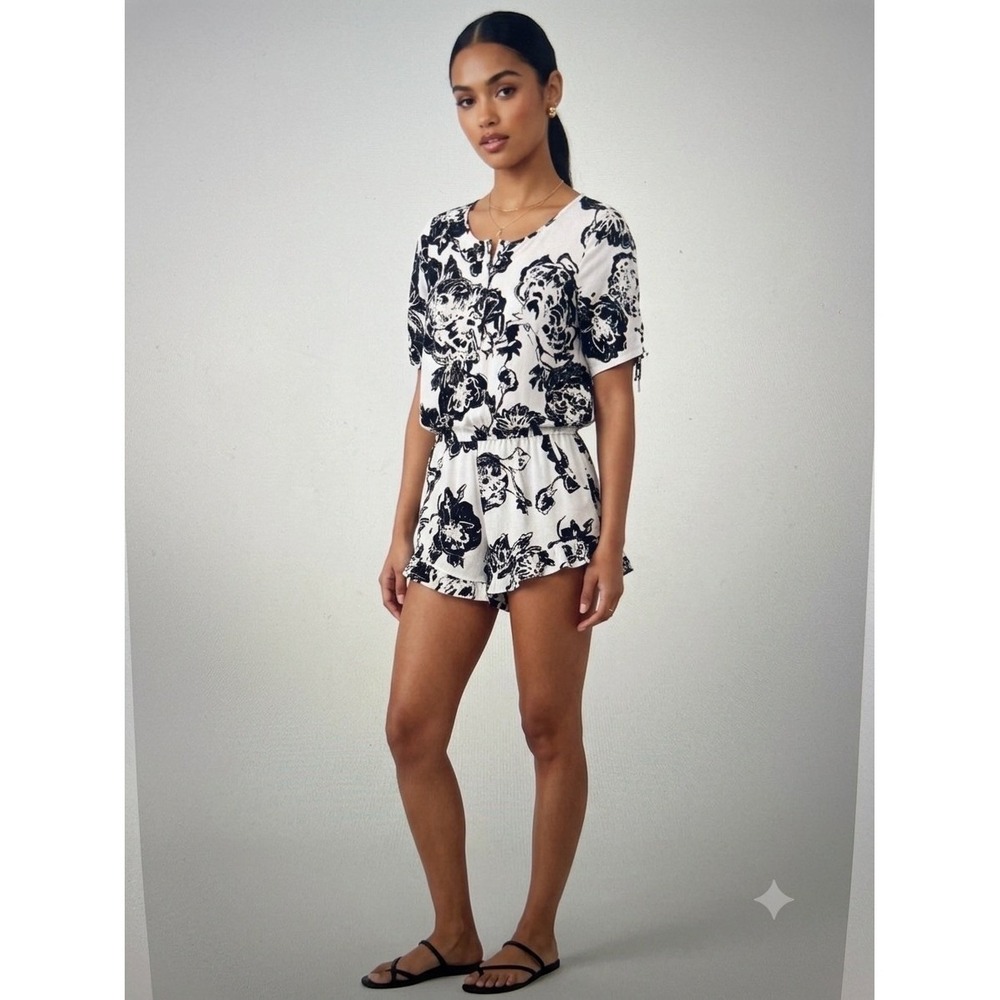 Hannah Banana By Sara Sara Los Angeles Black White Floral Lined‎ Jumper Skort 14